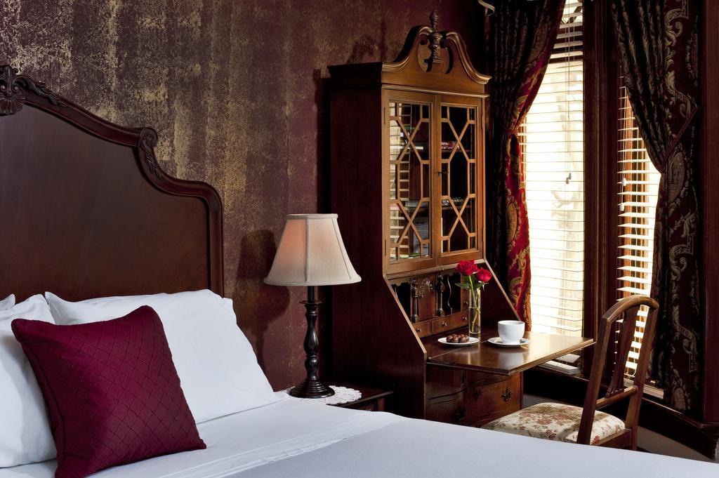 Inn American