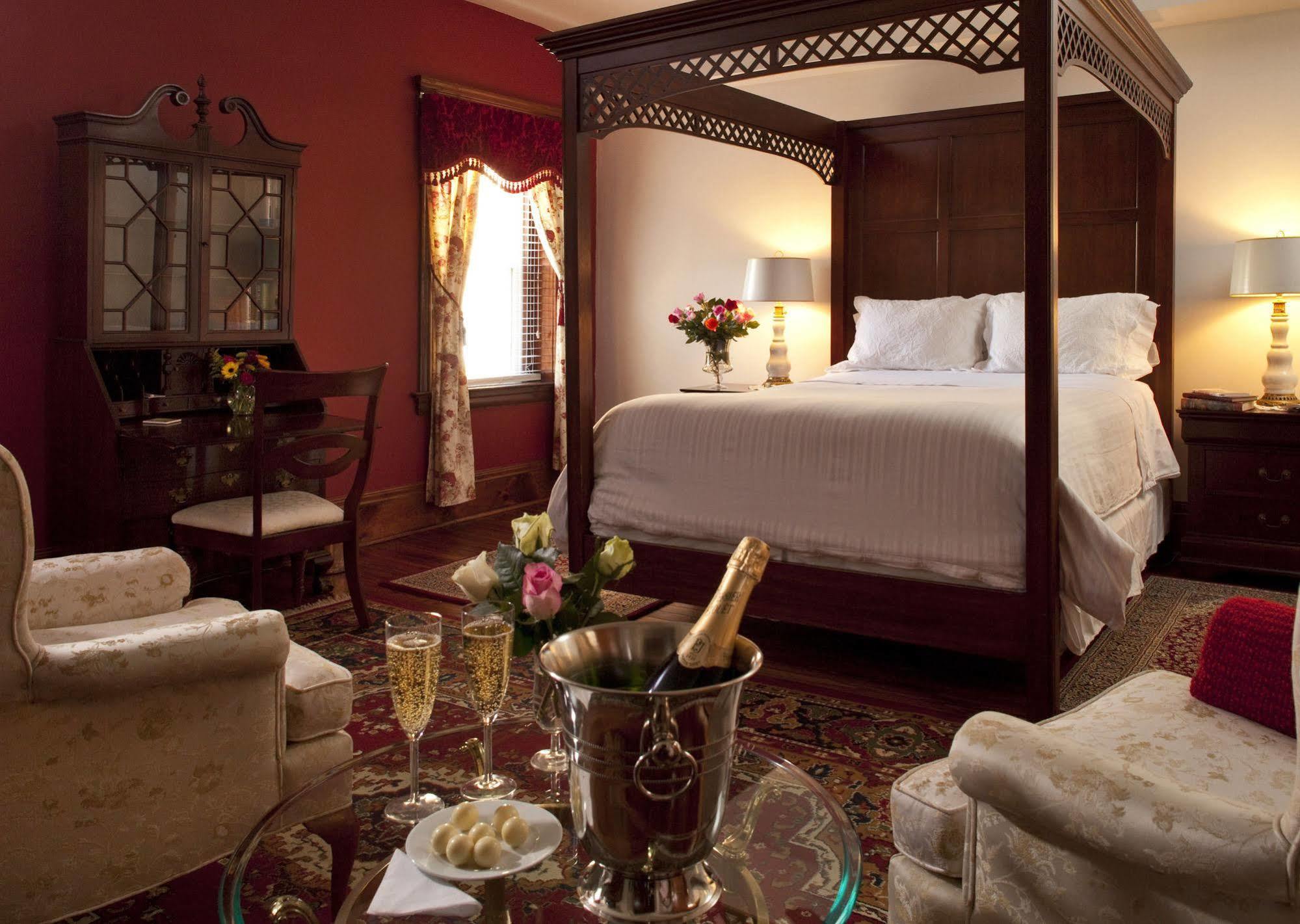 Inn American