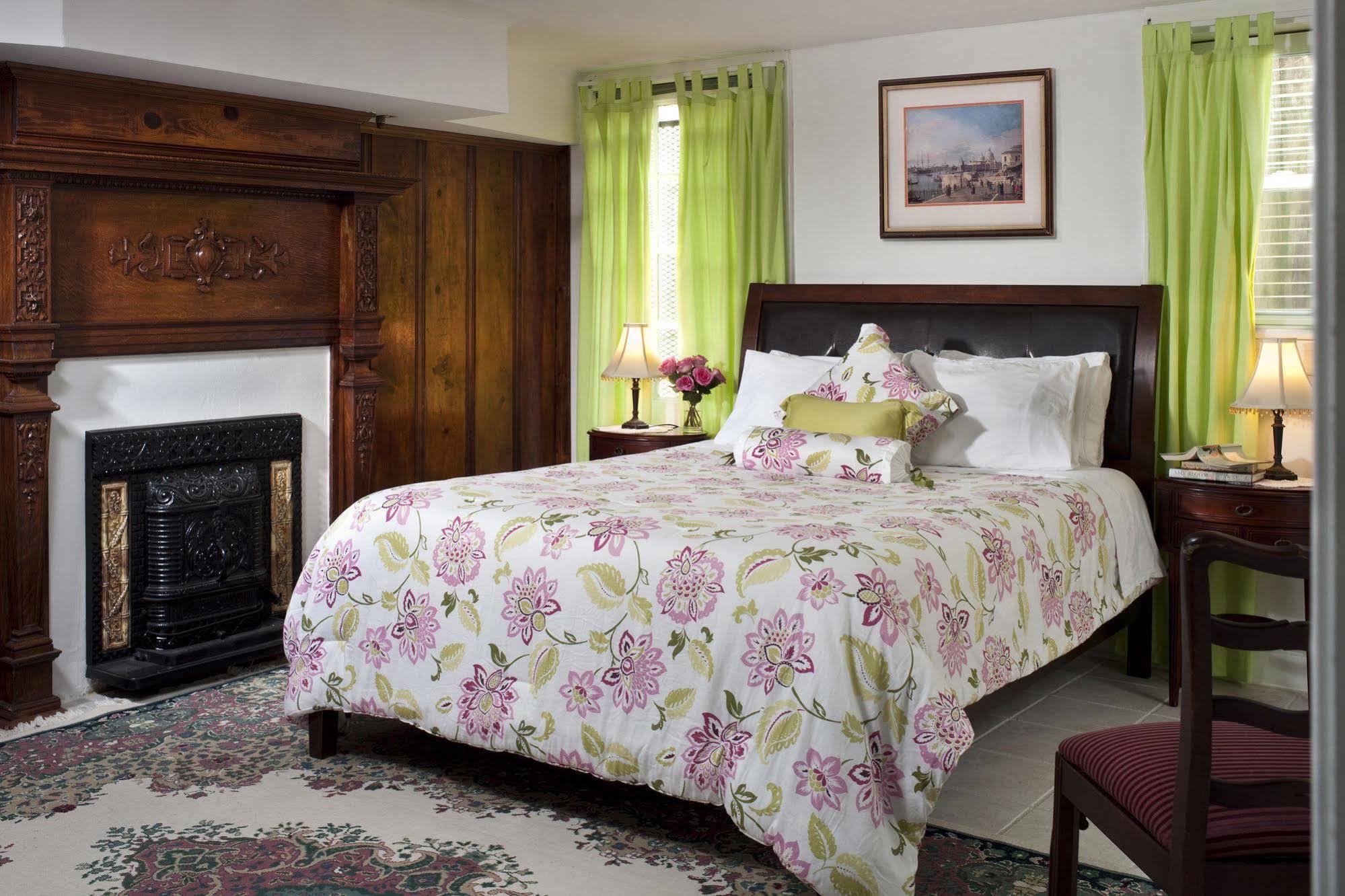 Inn American